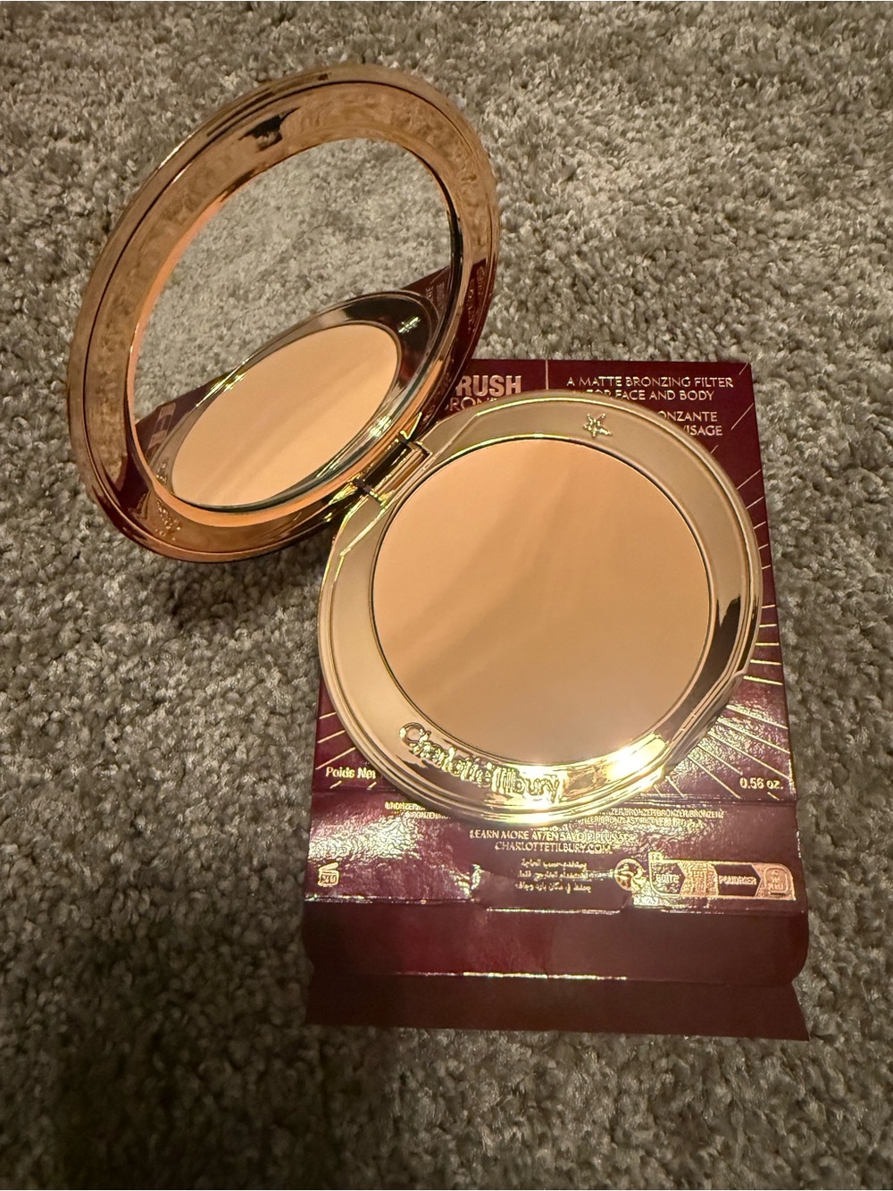 Charlotte Tilbury Airbrush Bronzer Compact – Gold - Picture 2 of 4